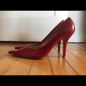 Red Pumps